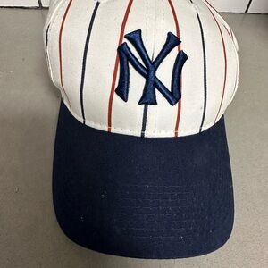 MLB Cooperstown collection New York Yankees youth pinstripe ball cap